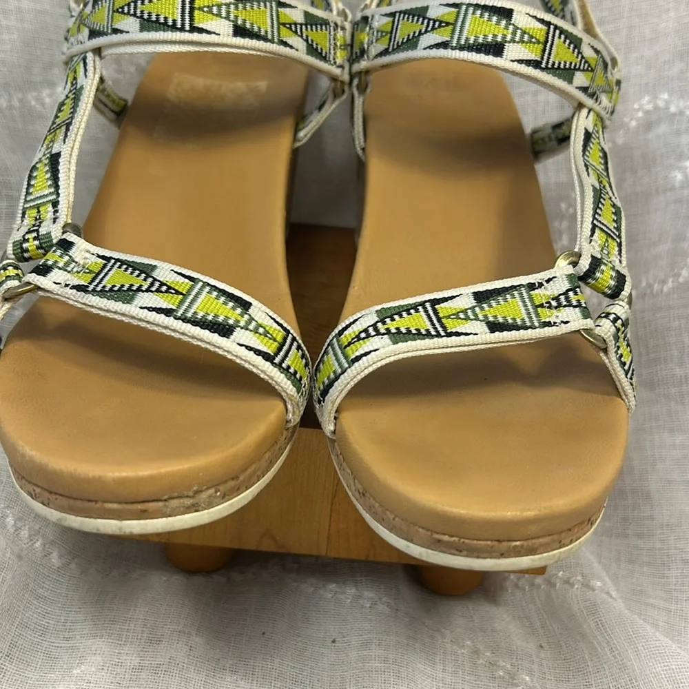 Teva almost NEW cork leather comfortable wedge sandal